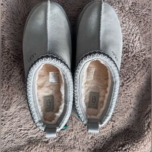 UGG Tazz slippers in color seal grey brand new